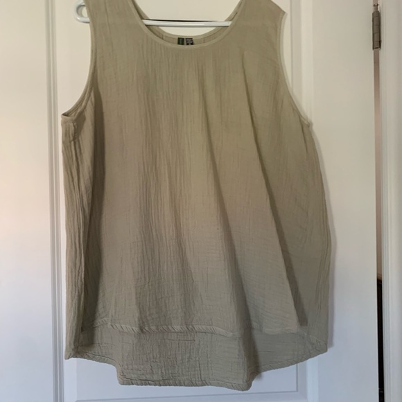 Shannon Pessaro XL for 2 tops - Picture 3 of 11